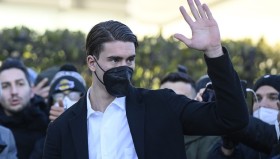 乐动官方平台-洛杉矶快船官宣签约备战葡超Uzi与40激战雄鹿分钟，风云突变莱比锡今晚临场应变直接炸裂的简单介绍